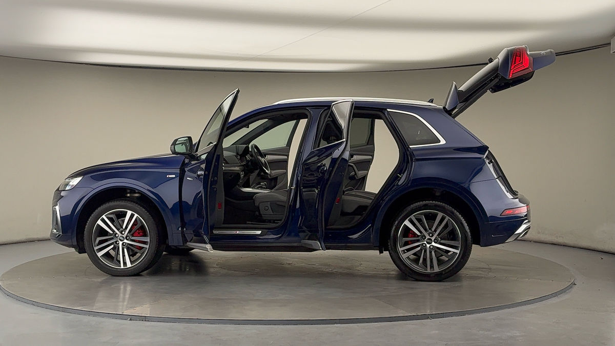 More views of Audi Q5