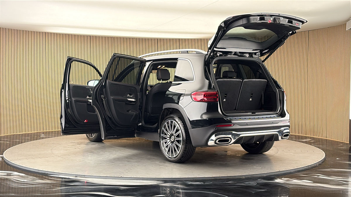 Mercedes-Benz GLB Image 23