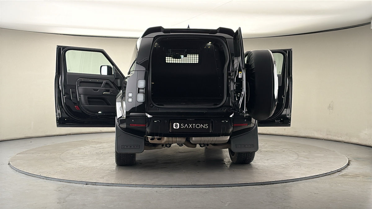 More views of Land Rover Defender 90