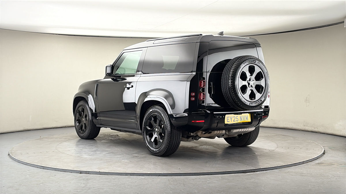 Land Rover Defender 90 Image 2