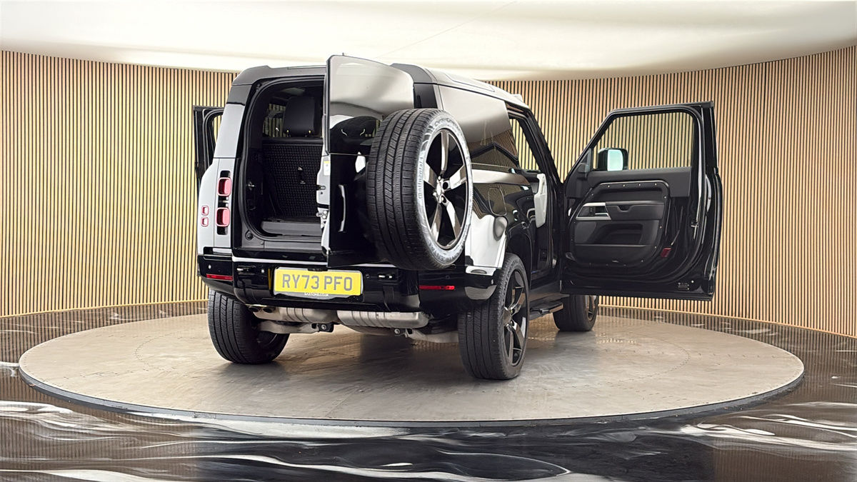 More views of Land Rover Defender 90