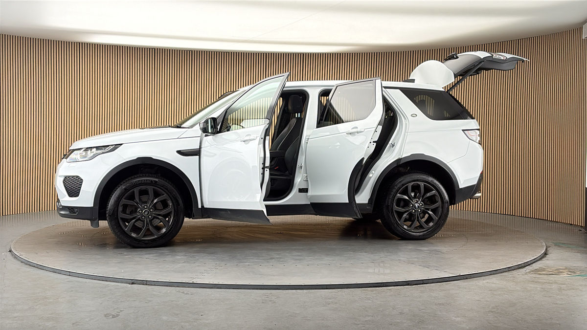 More views of Land Rover Discovery Sport