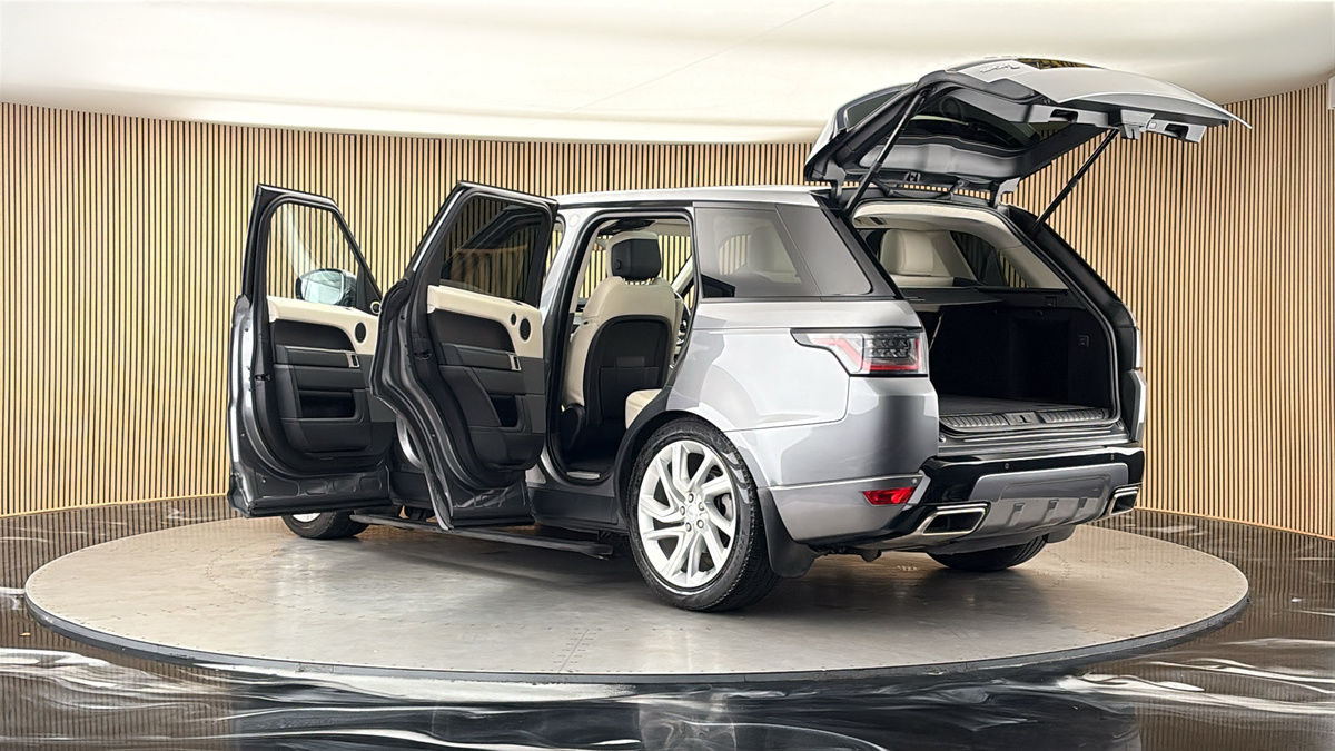 More views of Land Rover Range Rover Sport