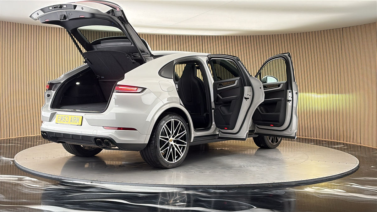 More views of Porsche Cayenne