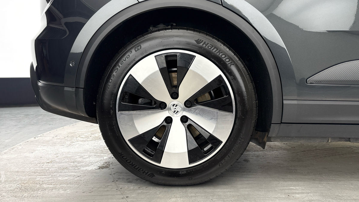 Porsche Macan Image 10