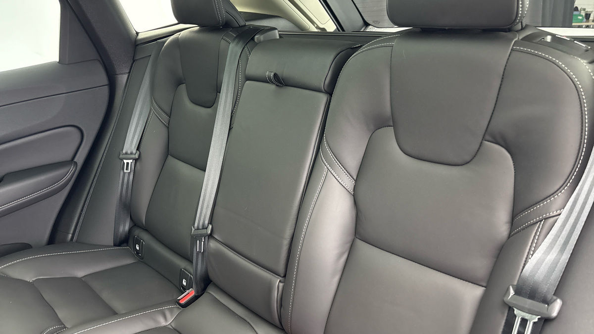 Volvo XC60 Image 8