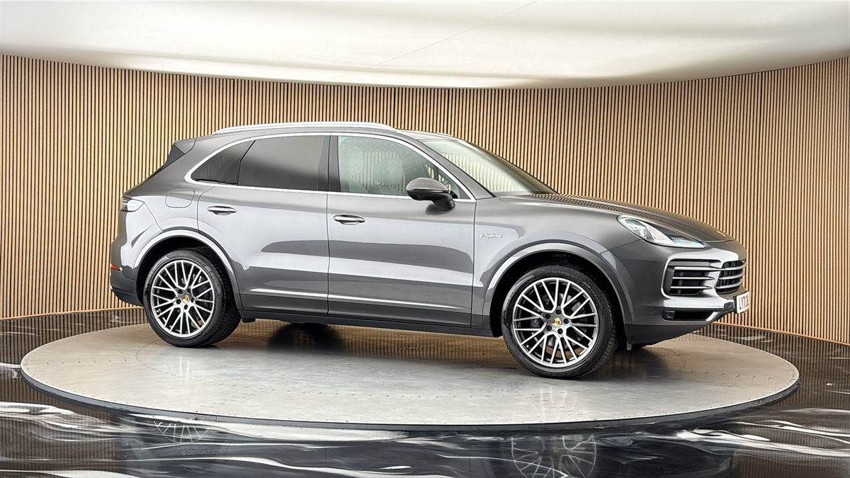 More views of Porsche Cayenne