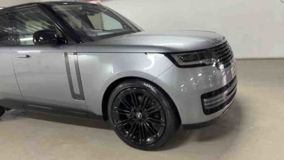 More views of Land Rover Range Rover