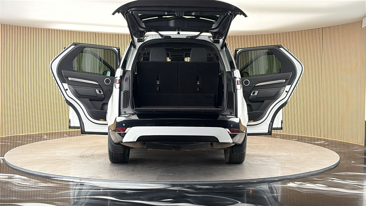 More views of Land Rover Discovery