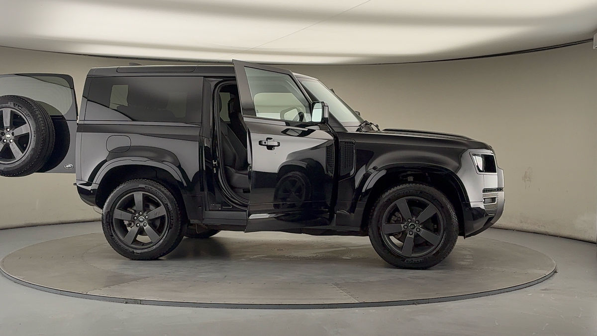 More views of Land Rover Defender 90