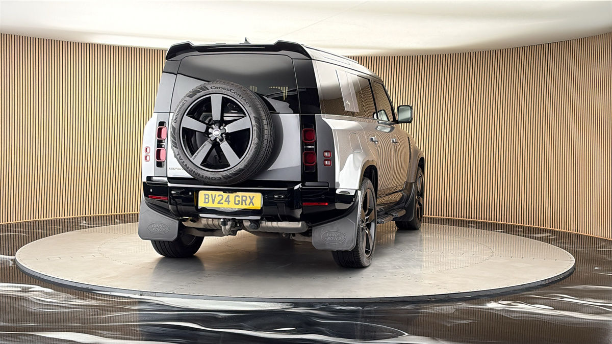 More views of Land Rover Defender 110