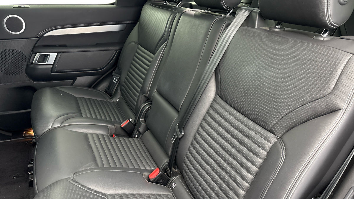 Land Rover Discovery Image 8