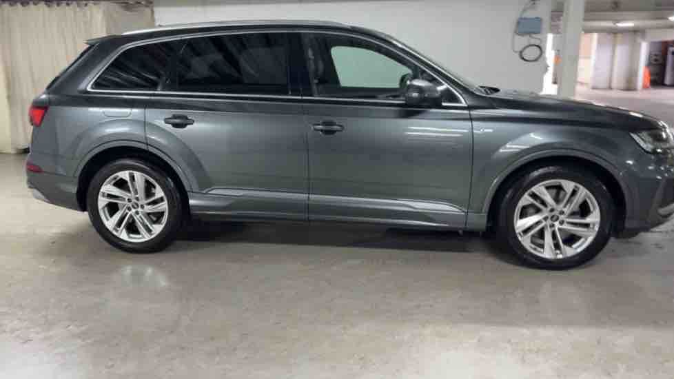 More views of Audi Q7