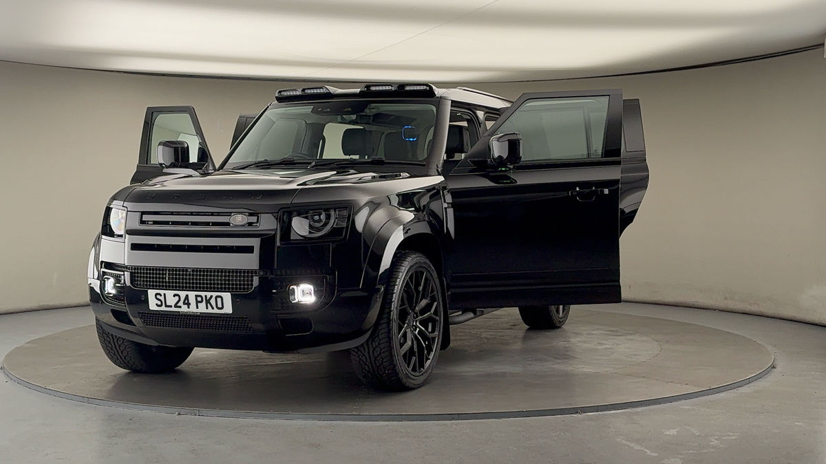 More views of Land Rover Defender 110