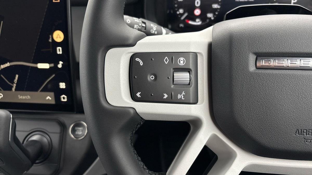 Land Rover Defender 110 Urban Image 13