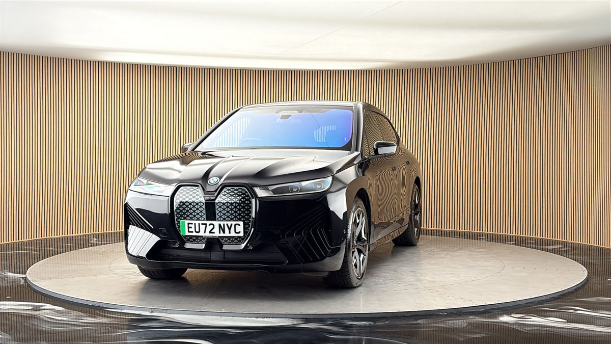 More views of BMW iX