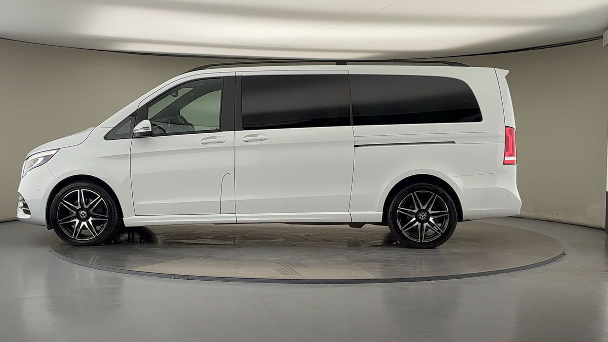 Mercedes-Benz V Class Image 15