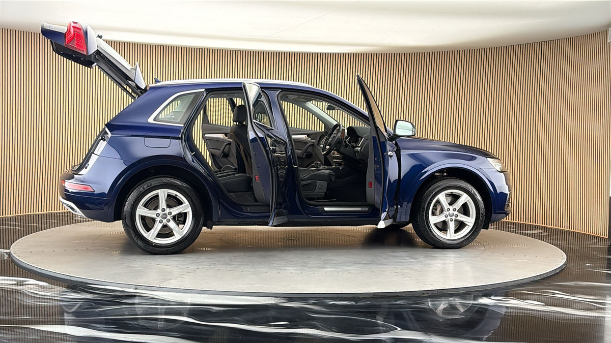 More views of Audi Q5