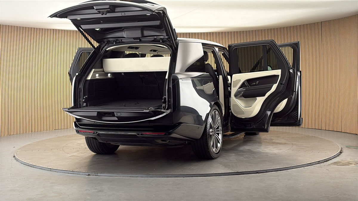 More views of Land Rover Range Rover