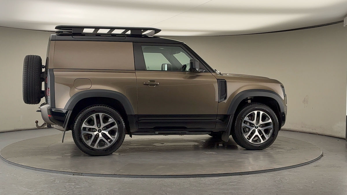 More views of Land Rover Defender 90