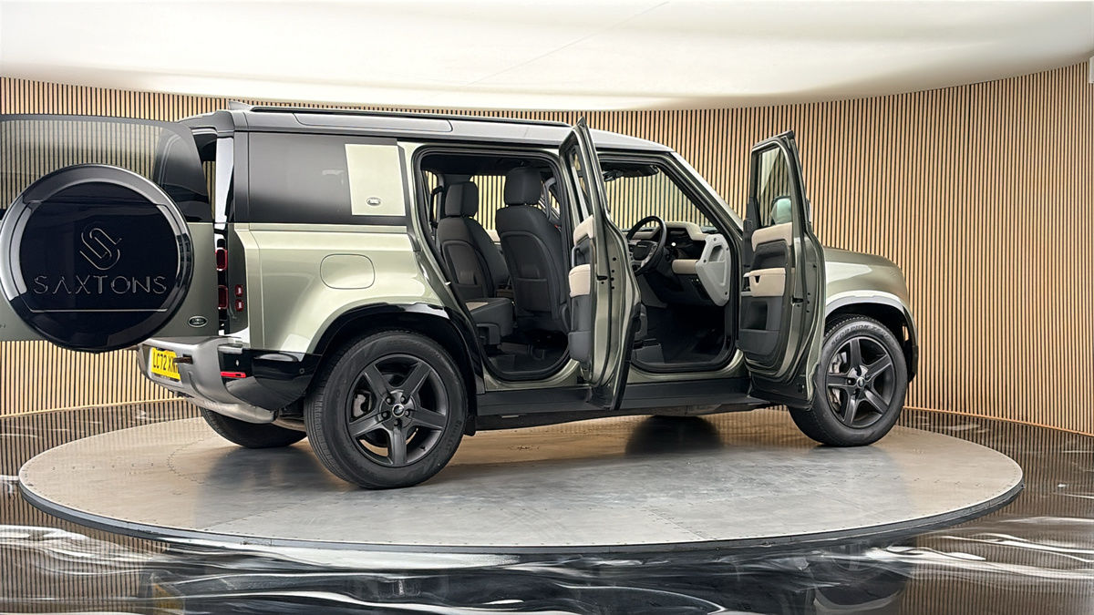 More views of Land Rover Defender 110