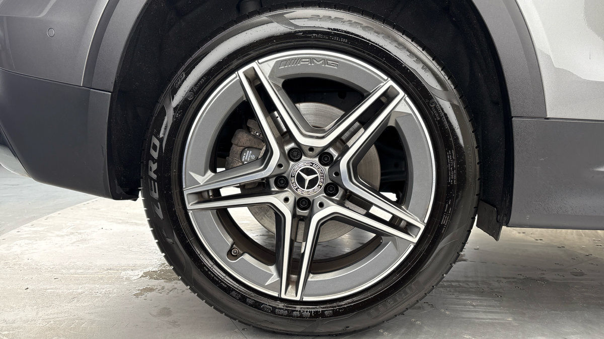 Mercedes-Benz GLB Image 10