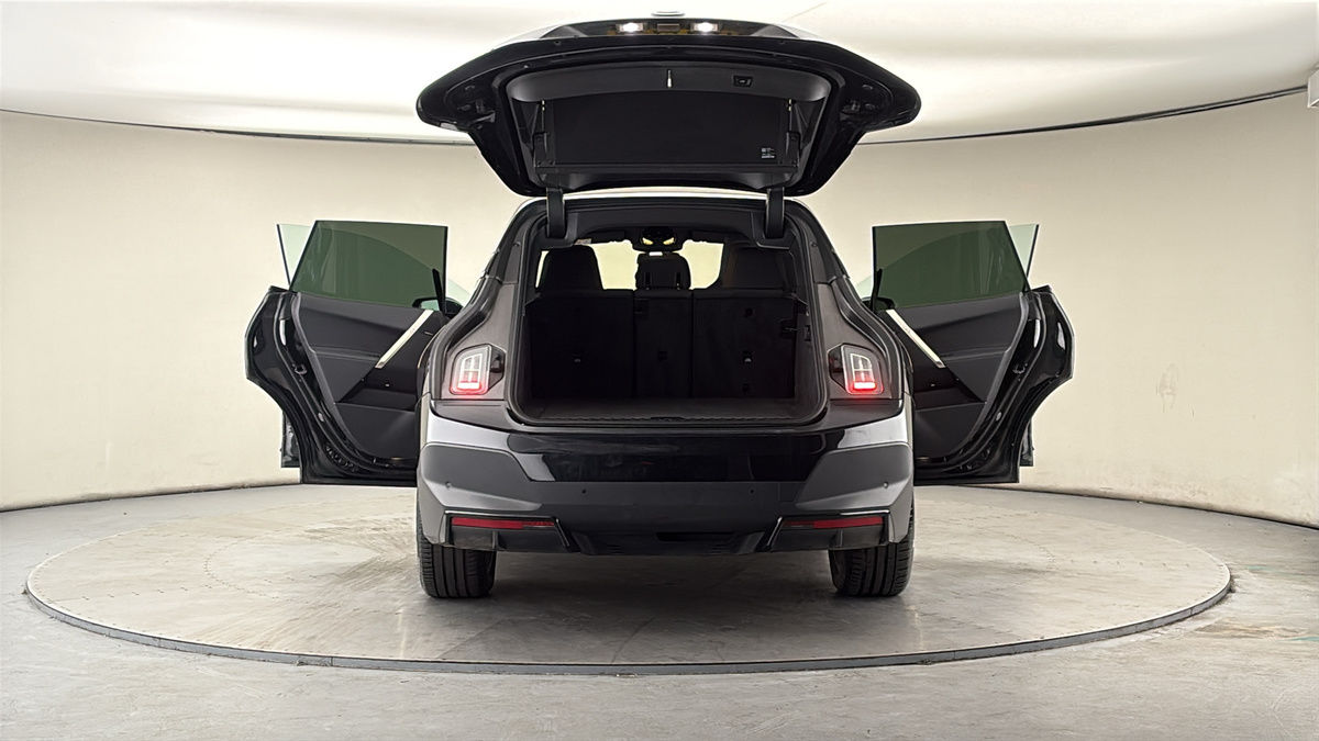 More views of BMW iX