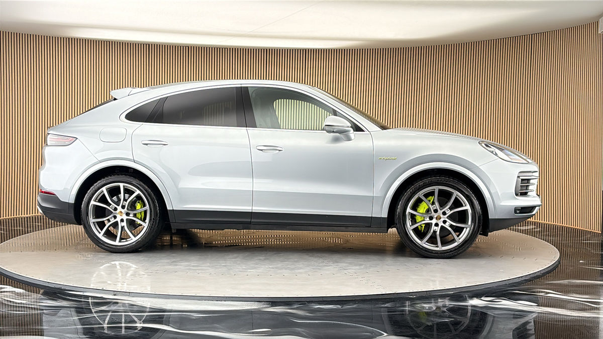 More views of Porsche Cayenne