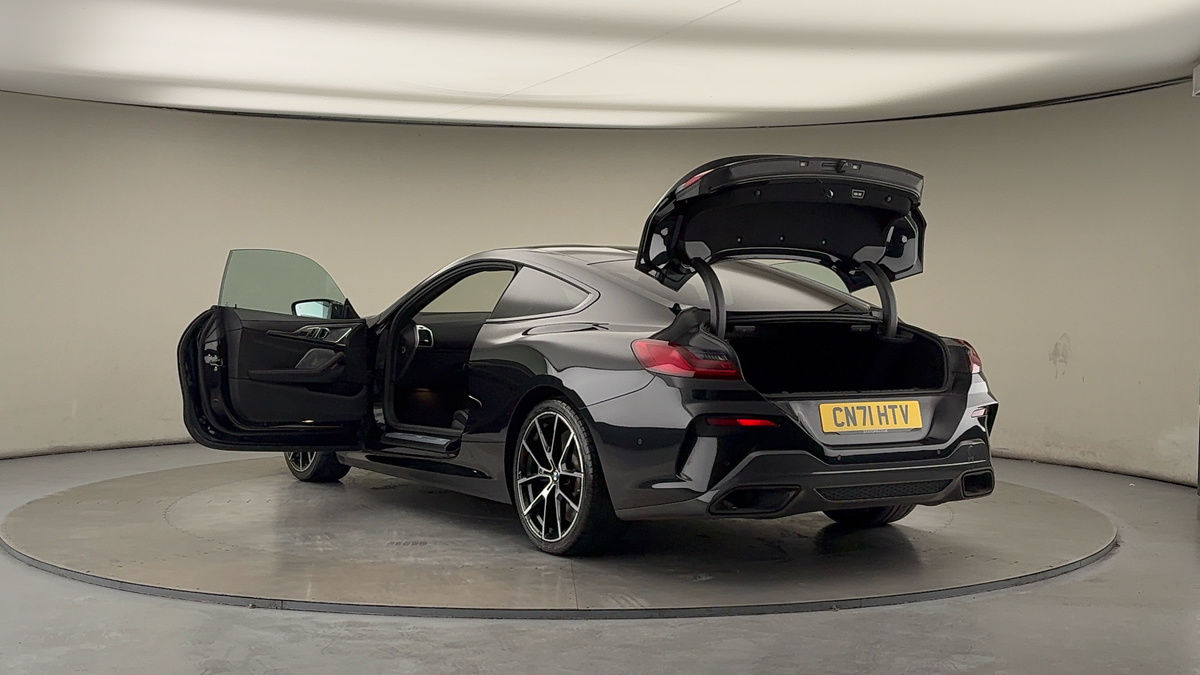 BMW 8 Series Image 23