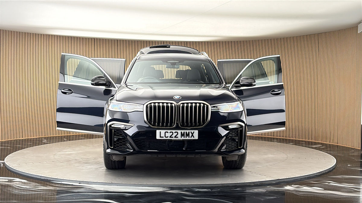More views of BMW X7