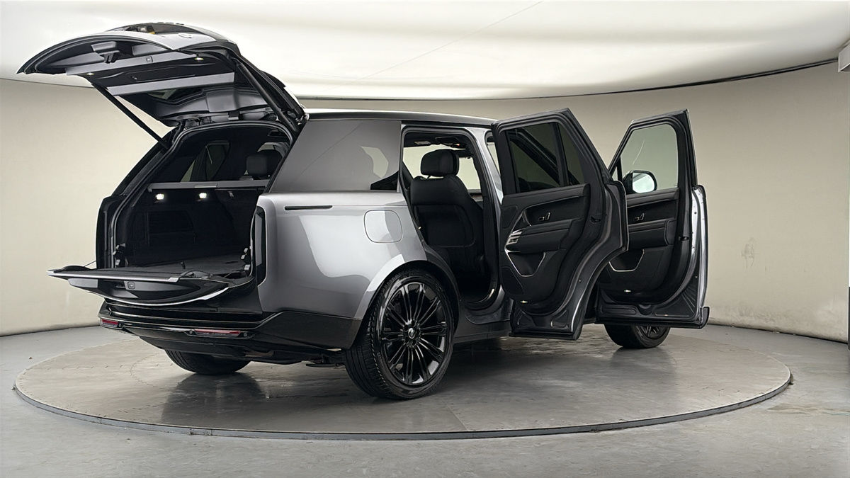 More views of Land Rover Range Rover