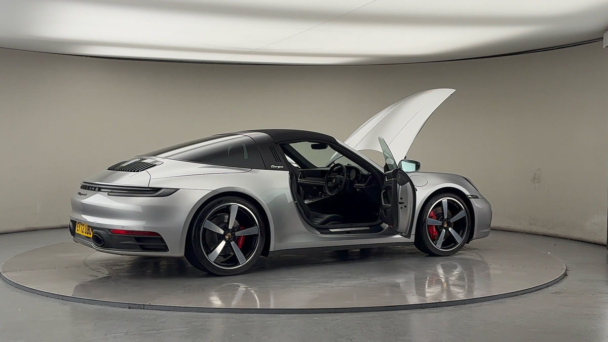 More views of Porsche 911