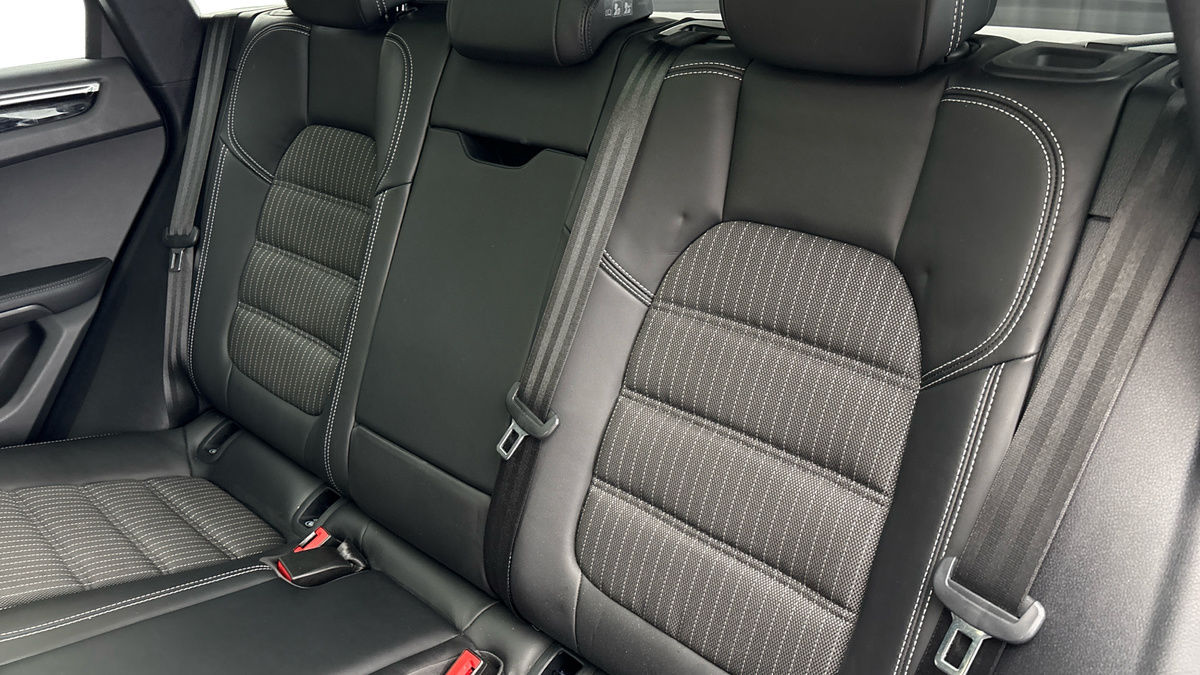 Porsche Macan Image 8