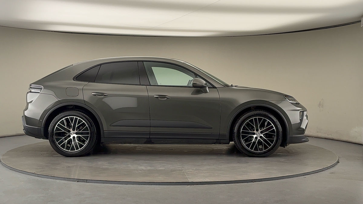 Porsche Macan Image 17