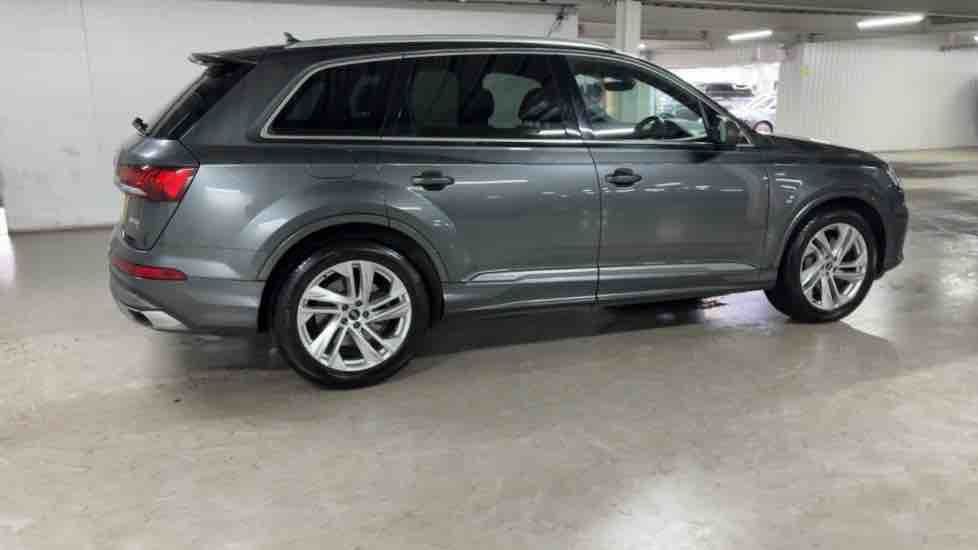 More views of Audi Q7