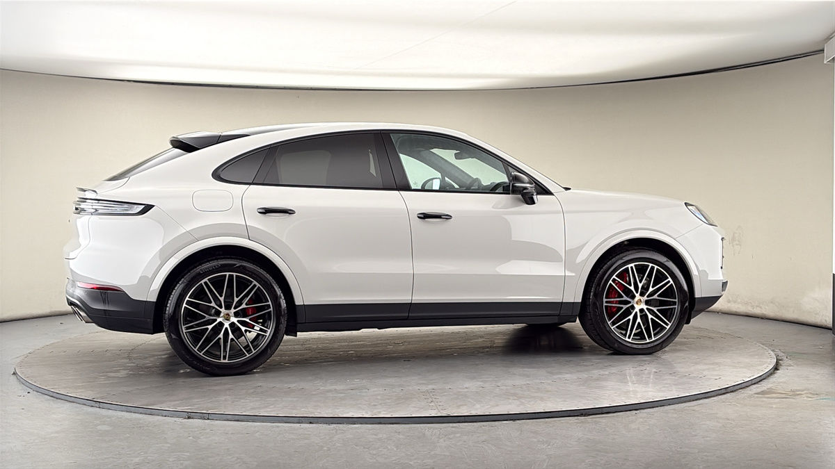More views of Porsche Cayenne