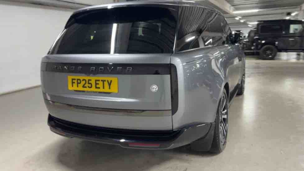 More views of Land Rover Range Rover