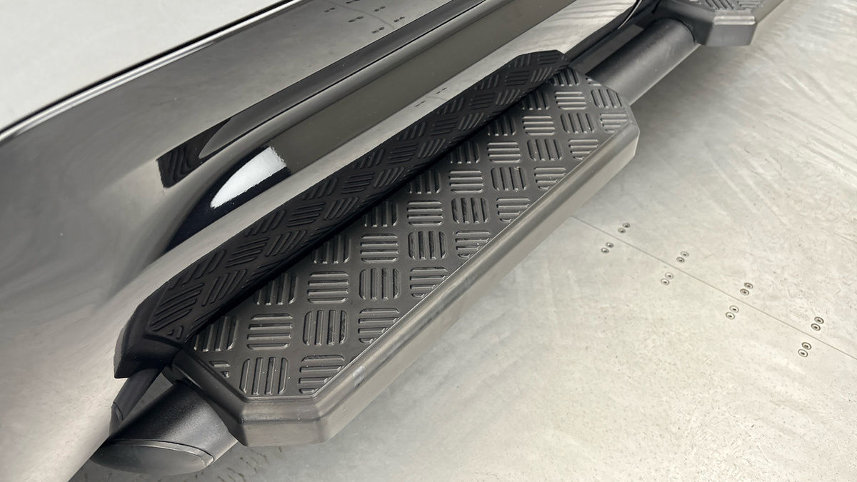 Land Rover Defender 110 Urban Image 25