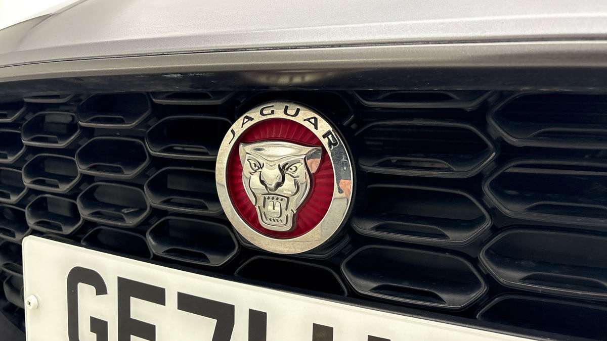 Jaguar F-Type Image 24