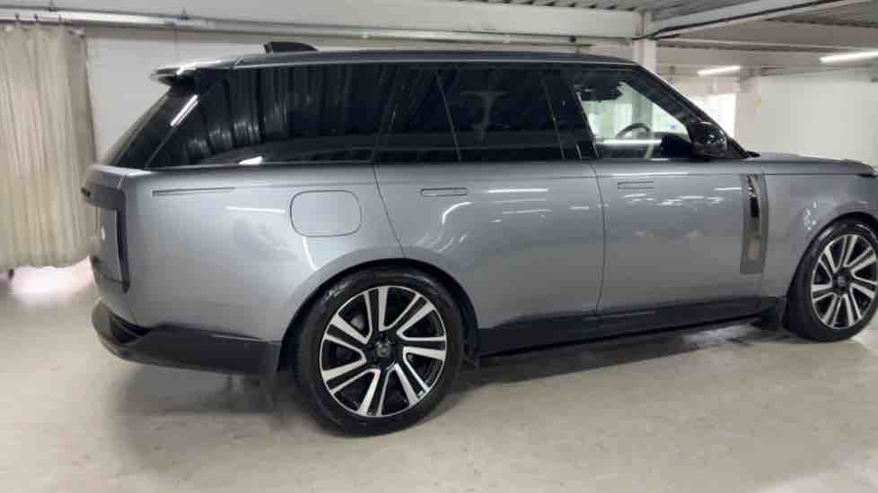 More views of Land Rover Range Rover