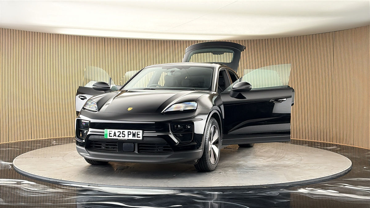 More views of Porsche Macan
