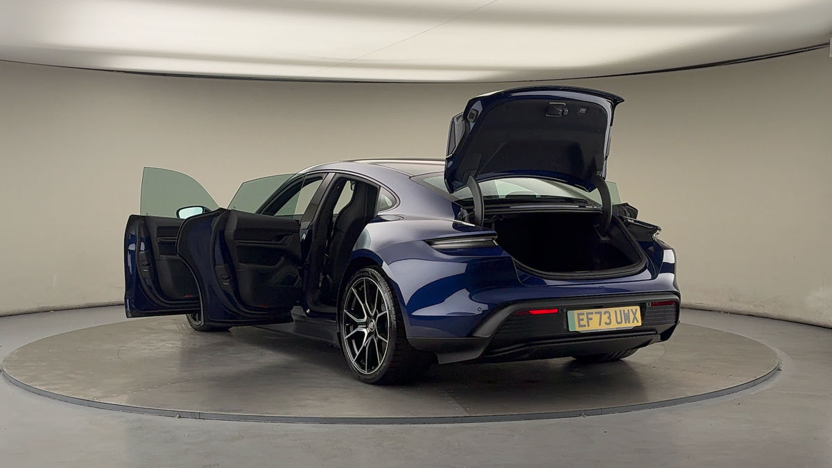 Porsche Taycan Image 23