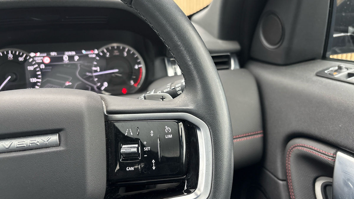Land Rover Discovery Sport Image 14