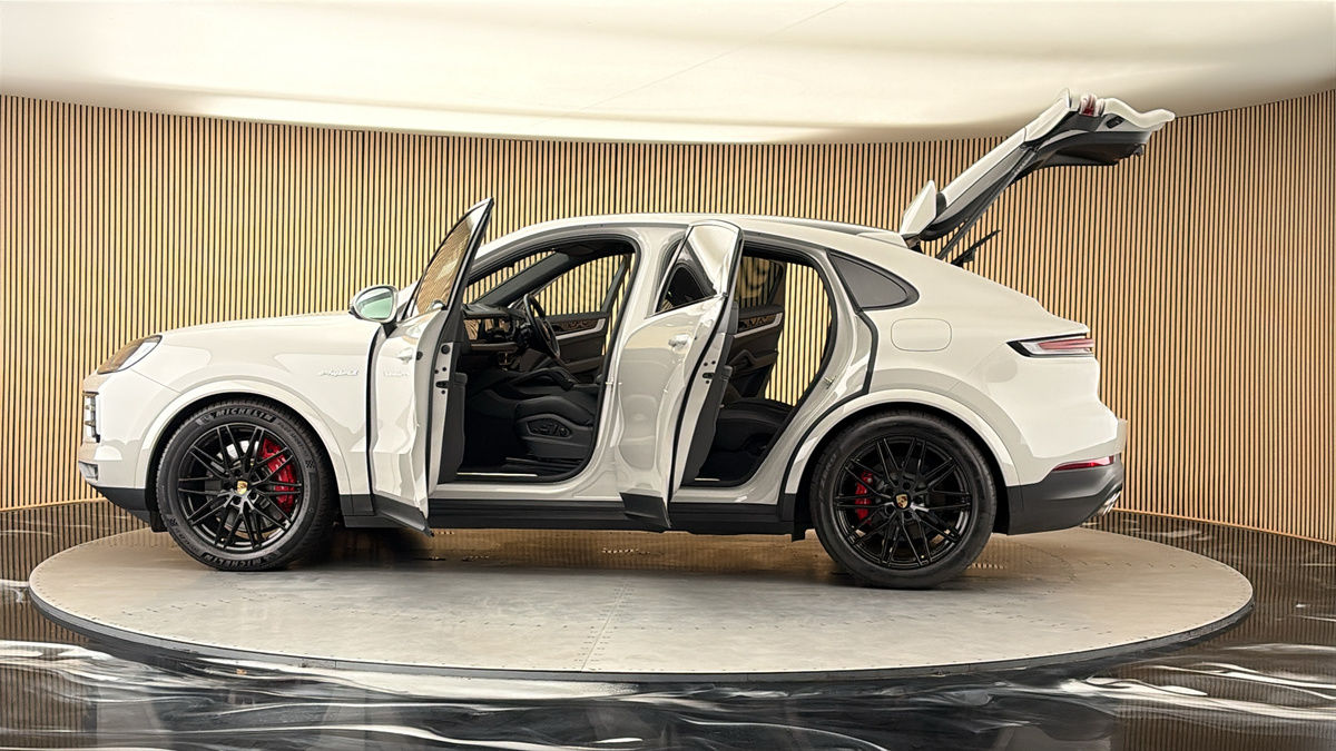 More views of Porsche Cayenne