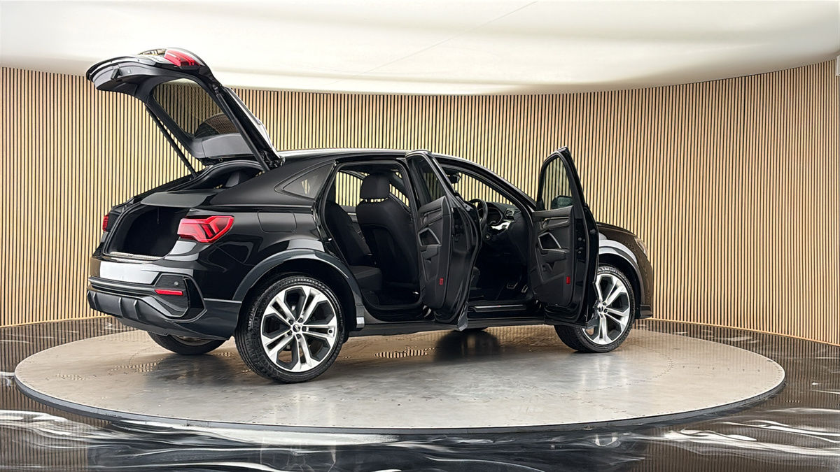 More views of Audi Q3