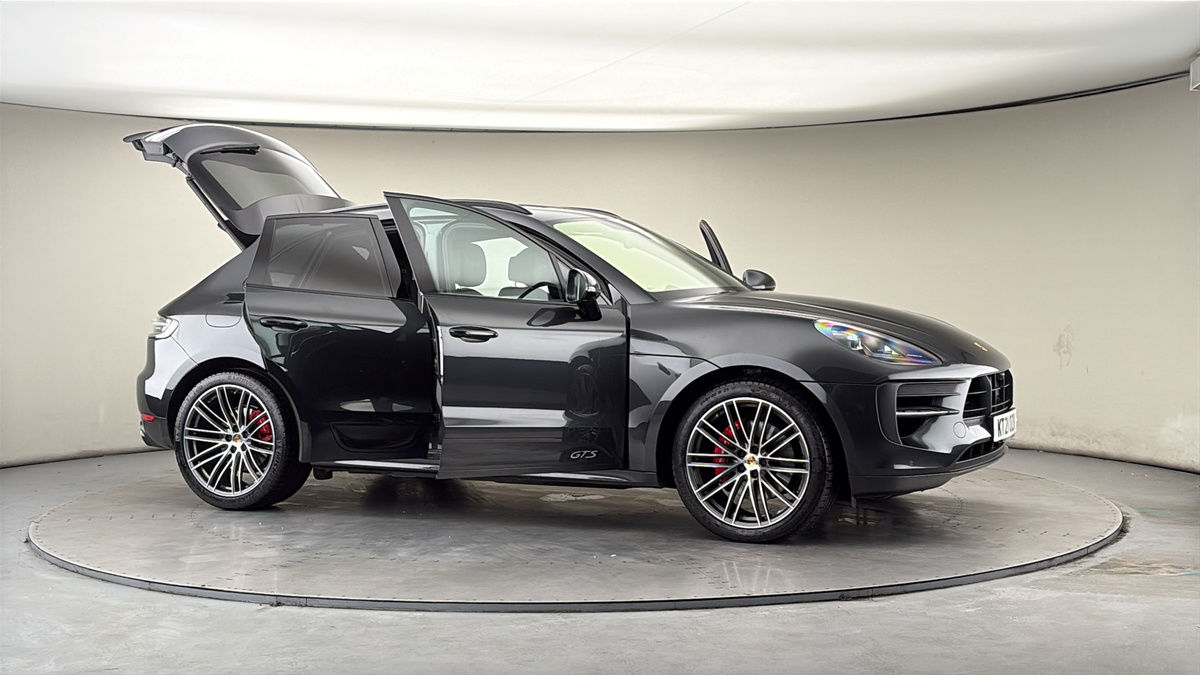 More views of Porsche Macan