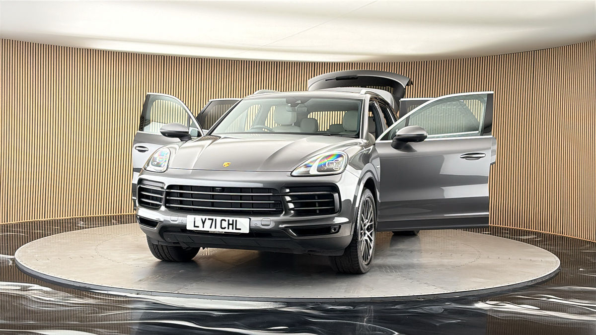 More views of Porsche Cayenne