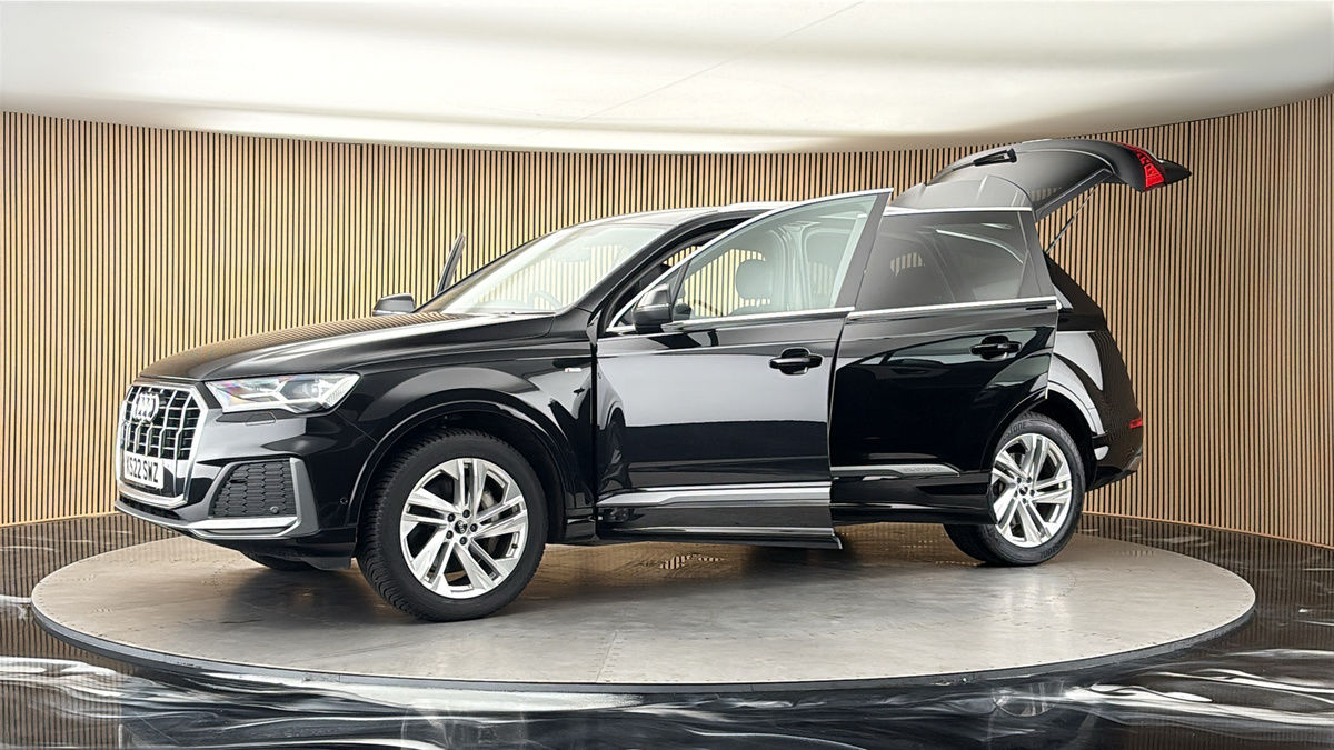 More views of Audi Q7