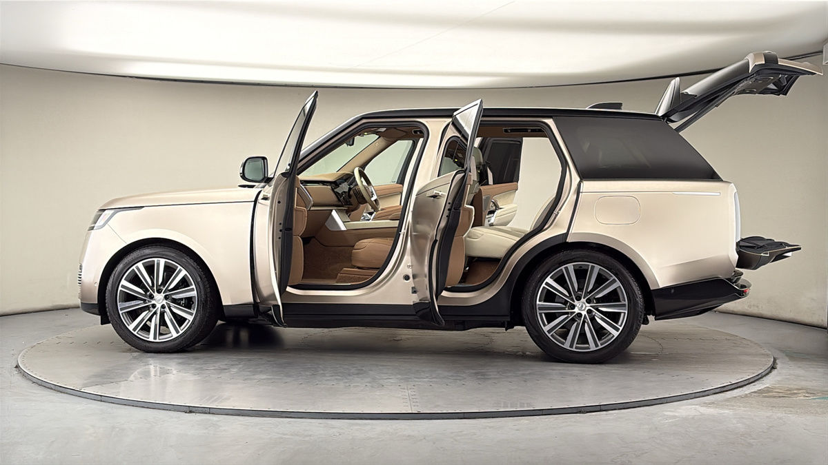 More views of Land Rover Range Rover