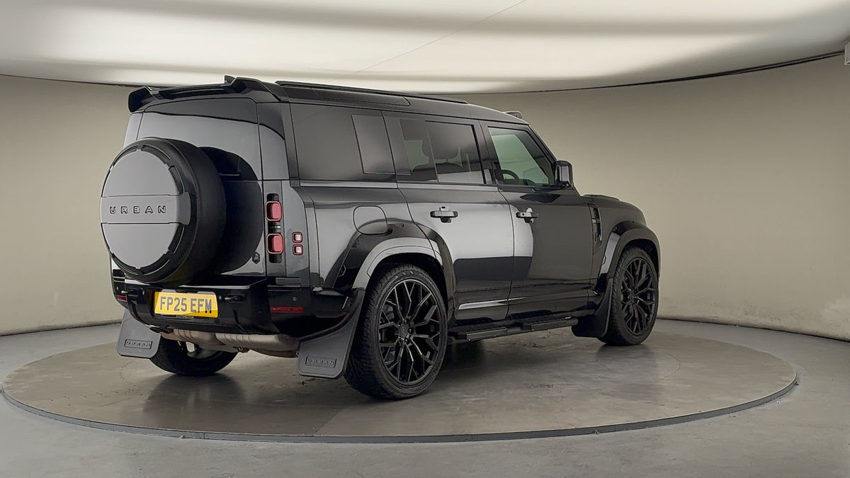 More views of Land Rover Defender 110